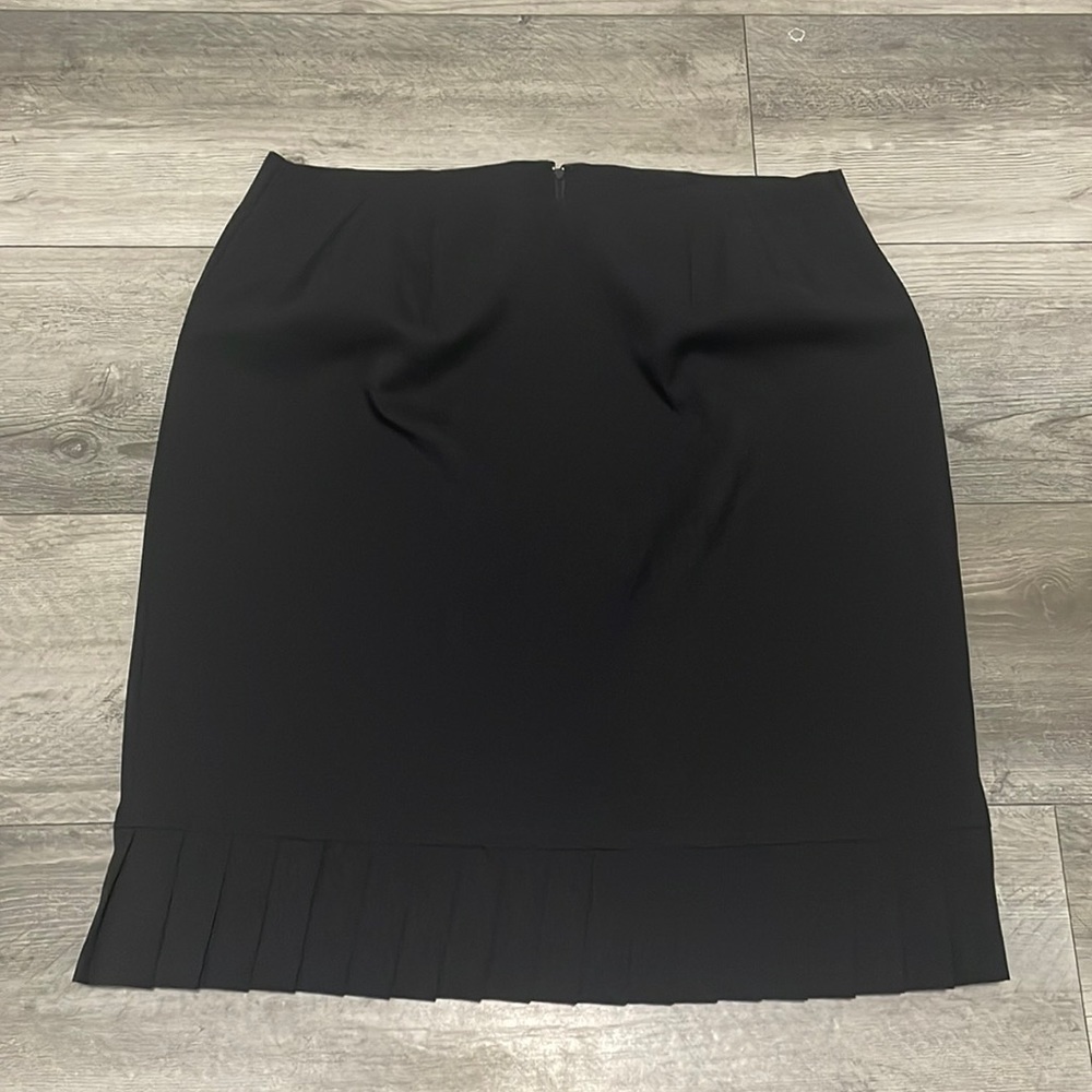 Women's Black Skirt Pleated Bottom 16W Business Casual Interview Professional‎
